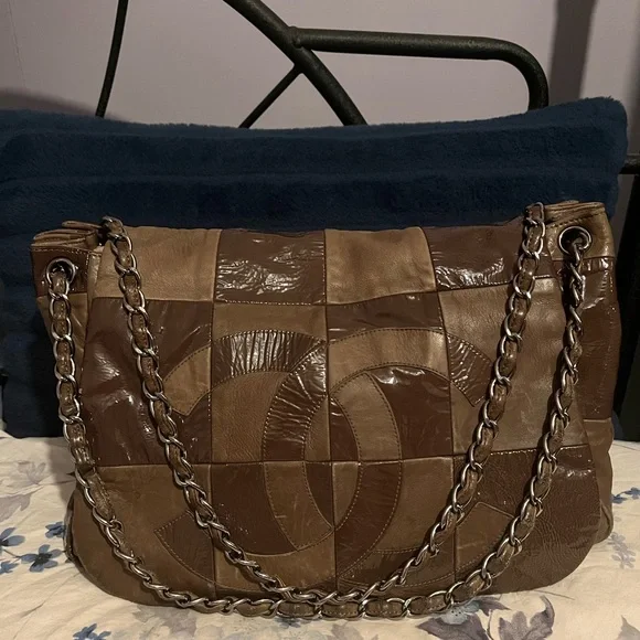 CHANEL BROOKLYN ACCORDION FLAP BAG - Picture 1 of 17